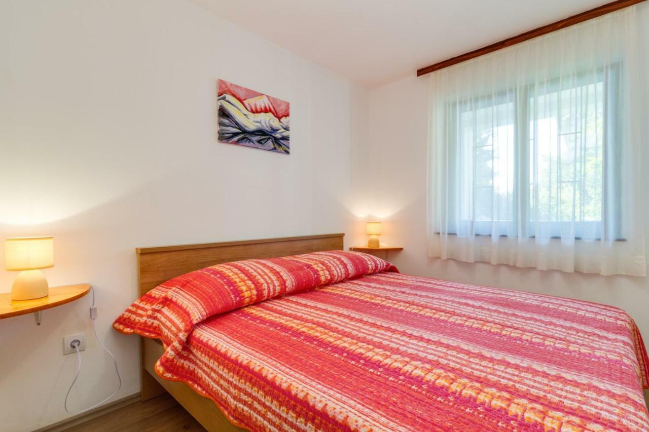 Apartments Perka Near Beach Пула Экстерьер фото